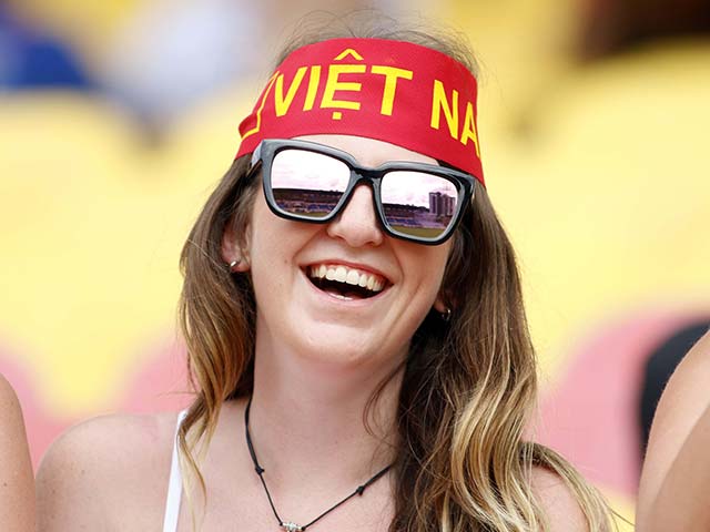 Bóng đá - U22 Việt Nam: Fan nữ Tây xinh tươi phấn khích vì Công Phượng, Văn Hậu