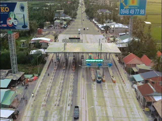 Tin tức trong ngày - Trạm thu phí Cai Lậy "vườn không nhà trống"