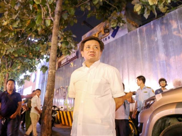 Tin tức trong ngày - Lần đầu tiên ông Đoàn Ngọc Hải không "xử" ô tô chiếm vỉa hè