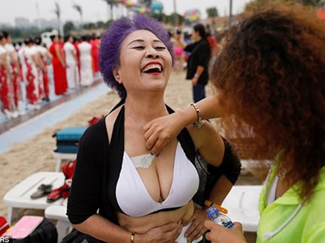 Xu hướng thời trang - Khi các bô lão cũng “máu” thi nhan sắc