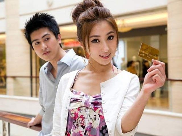 Bạn trẻ - Cuộc sống - 1001 tuyệt chiêu “moi” tiền chồng của các bà vợ