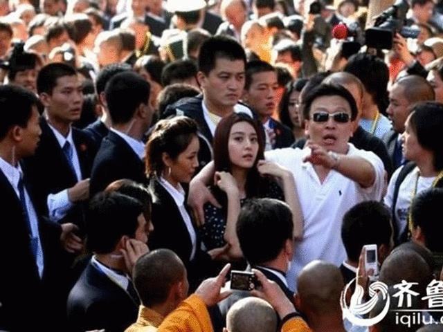 Ca nhạc - MTV - Dàn vệ sĩ "đông như quân Nguyên" của Phạm Băng Băng, Lưu Diệc Phi