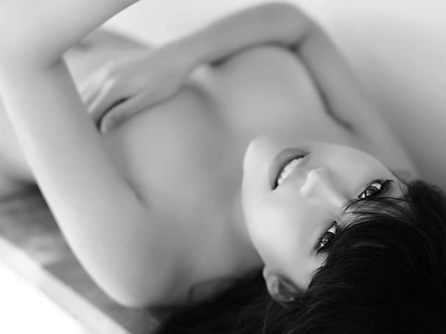 Ca nhạc - MTV - Phi Thanh Vân tung "ảnh nóng" khiến anh em xôn xao