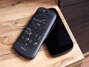 Dế sắp ra lò - Chốt giá bán smartphone hai màn hình Yotaphone 3