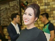 Đời sống Showbiz - Phi Thanh Vân mặc kín mít vẫn cực sexy với vòng một &quot;khủng&quot;