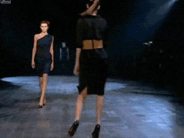 Tranh vui - Ảnh động: Những pha "sẩy chân" hài hước của người mẫu