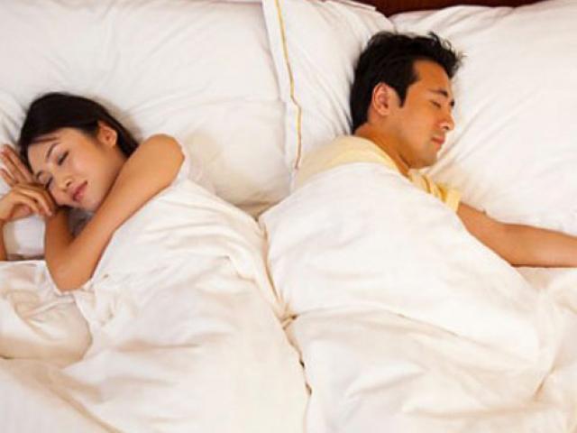 Bạn trẻ - Cuộc sống - Đỡ đẻ cho người khác quá nhiều, tôi chẳng còn hứng ái ân với vợ