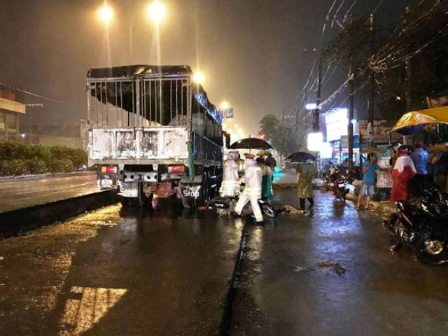 Tin tức trong ngày - Nữ sinh tử vong trong cơn mưa như trút nước ở Sài Gòn