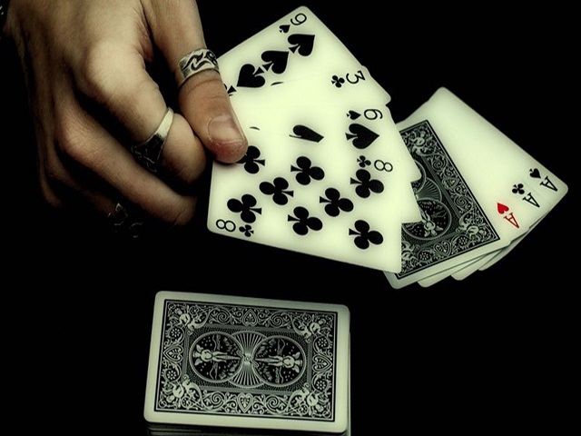 Dế sắp ra lò - Sony Xperia XZ Premium ra tay "tóm gọn'" màn ảo thuật kỳ diệu