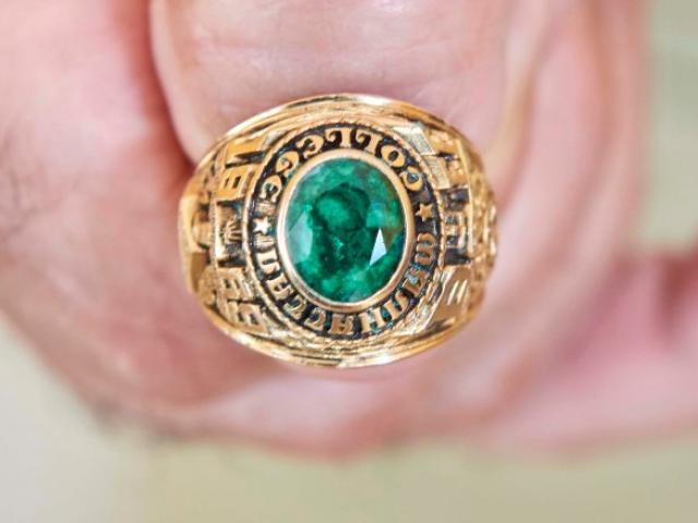 Thế giới - Mỹ: Rơi nhẫn trên bãi biển, 47 năm sau nhận lại theo cách khó ngờ