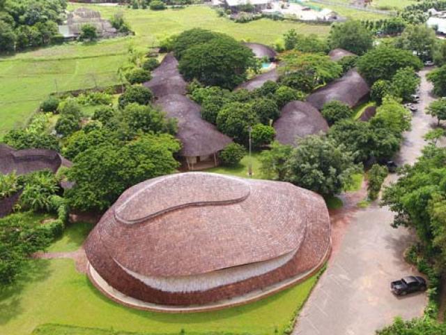 Giáo dục - du học - Ngỡ ngàng với ngôi trường thiết kế "vàng" hoàn toàn từ đất và tre