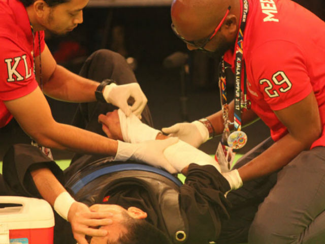 Thể thao - Nóng: Dính đòn, võ sỹ Pencak Silat Việt Nam đau đớn nhập viện