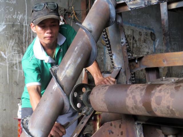 “Phù thủy” tài hoa chế hàng loạt máy móc ở vùng chuyên canh mía