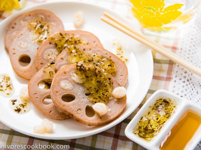 Ngó sen nhồi gạo nếp mật ong thơm ngọt cho mâm cơm dịp lễ Vu Lan