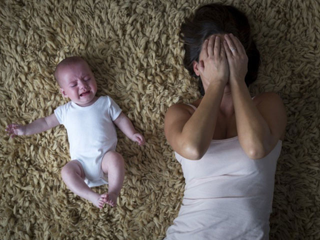 Sức khỏe đời sống - Vì sao phụ nữ sau sinh thường mắc chứng "não cá vàng"?