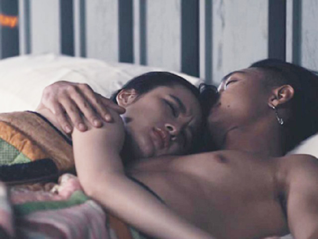 Phim - Angela Phương Trinh trót ân ái với Hữu Vi trong "Glee" tập 2