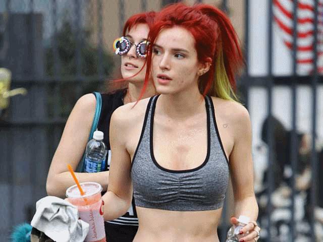 Ca nhạc - MTV - Hết hồn với sở thích quái chiêu chốn đông người của nữ diễn viên 19 tuổi