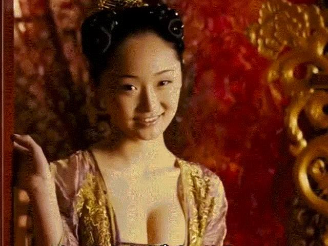 Bí quyết làm đẹp - "Ma thuật phòng the" mê hoặc quân vương kém 17 tuổi của Vạn Quý phi