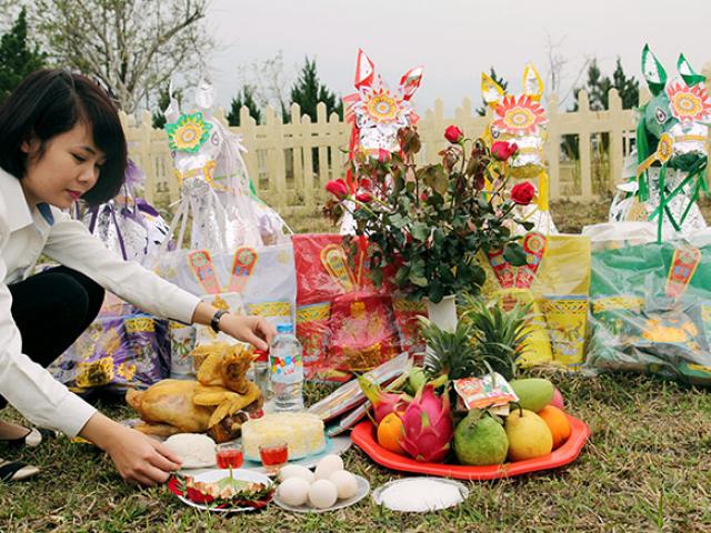 Tin tức trong ngày - Dịch vụ cúng giỗ online “sốt” tháng “cô hồn”