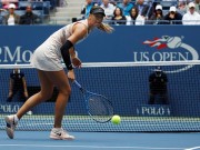 Thể thao - Cảm phục người đẹp Sharapova: Chấn thương vẫn chiến tới cùng