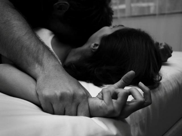 Pháp luật - Rủ gái bán dâm vào nhà nghỉ quan hệ rồi giết, cướp tài sản