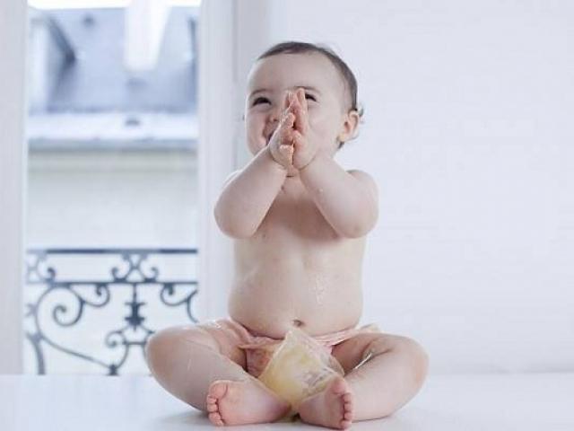 Sức khỏe đời sống - Cha mẹ nên bỏ ngay thói quen “nghịch” vùng kín của con