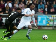 Swansea - Newcastle: Hai khoảnh khắc siêu anh hùng