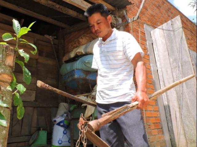 Pháp luật - Bị dân kiện vì đánh chó suýt chết