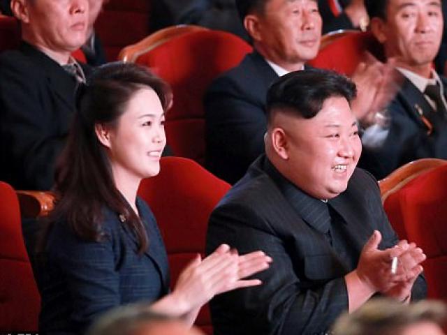 Thế giới - Vợ ông Kim Jong-un xuất hiện, ăn mừng vụ thử hạt nhân