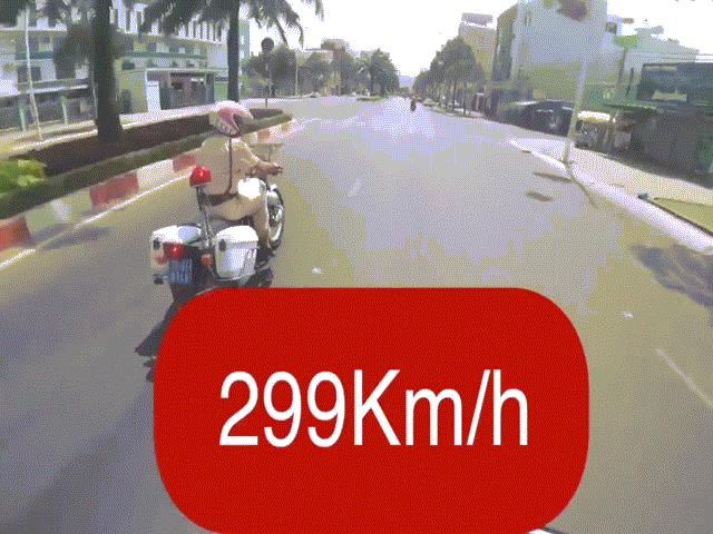Tin tức trong ngày - Biker tung clip “phóng” xe 299km/h, khiêu khích CSGT?