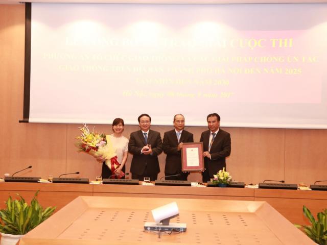 Tin tức trong ngày - Bị chê "ém" thông tin, Hà Nội công khai ý tưởng chống ùn tắc