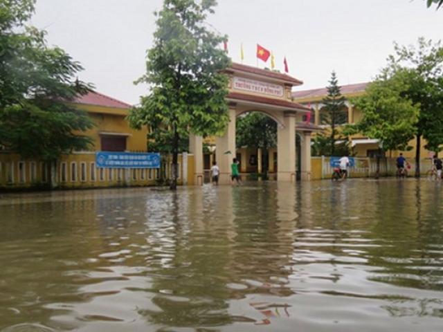 Quảng Bình: Chủ động cho học sinh nghỉ học để phòng tránh bão số 10