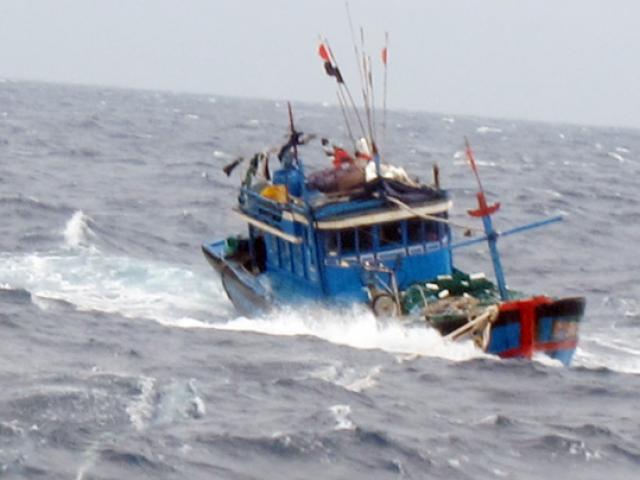 10 thuyền viên Thanh Hóa bị mất liên lạc trong cơn bão số 10