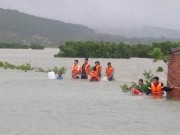 Tin tức trong ngày - Vẫn còn nhiều nơi ở Thanh Hóa bị cô lập sau bão