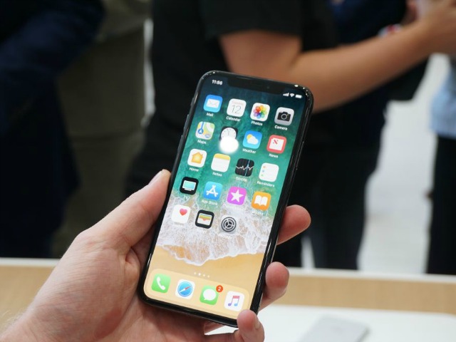 Thời trang Hi-tech - Tại sao Apple phải “né” Android khi giới thiệu iPhone X?