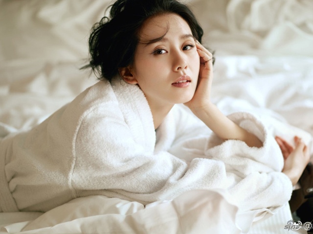 Bí quyết mặc đẹp - Chẳng hở hang, thiếp yêu của “vua Khang Hy” vẫn đẹp vô đối!