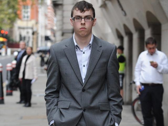 Pháp luật - Cậu bé nhút nhát thành hacker "đại náo" toàn cầu