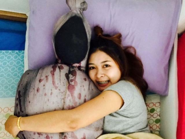 Bạn trẻ - Cuộc sống - Chàng trai khóc thét khi bạn gái ôm bọc xác trên giường