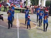 Bạn trẻ - Cuộc sống - Cậu bé 4 tuổi nhảy flashmob cực đỉnh ở Đồng Nai gây sốt