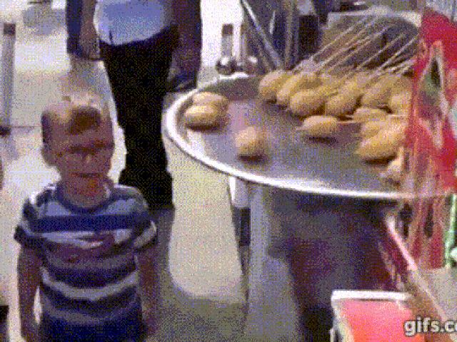 Tranh vui - Gã bán kem "khốn nạn" khiến khách hàng phát điên