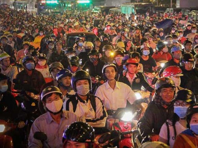 Tin tức trong ngày - Người Sài Gòn như “hóa điên” vì chôn chân hàng giờ trên đường