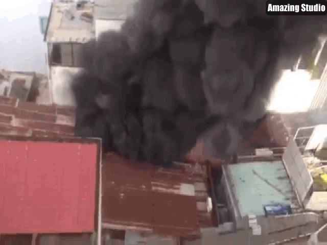 Tin tức trong ngày - Khói lửa cuồn cuộn tại căn nhà ở SG, 3 người thương vong