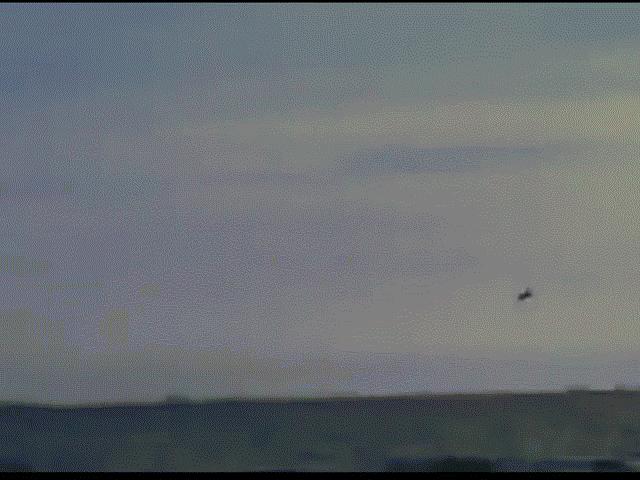 Thế giới - Trước mặt khán giả, chiến đấu cơ Ý đâm đầu xuống biển, phi công tử nạn