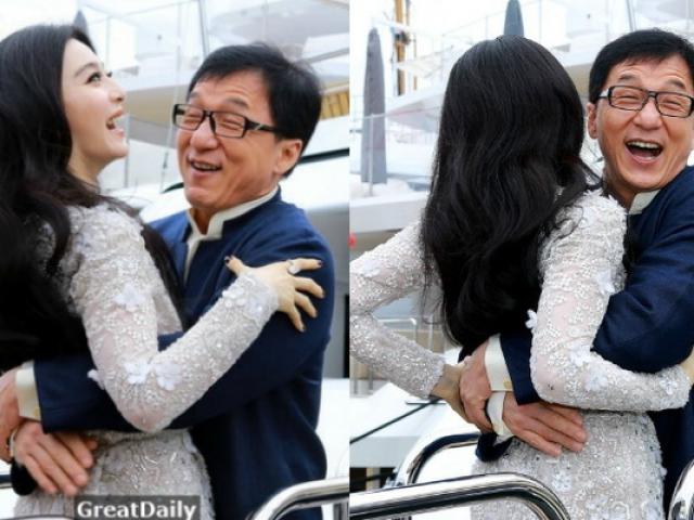 Phim - Thân mật quá mức với fan nữ, Thành Long bị đào xới quá khứ "nhạy cảm"