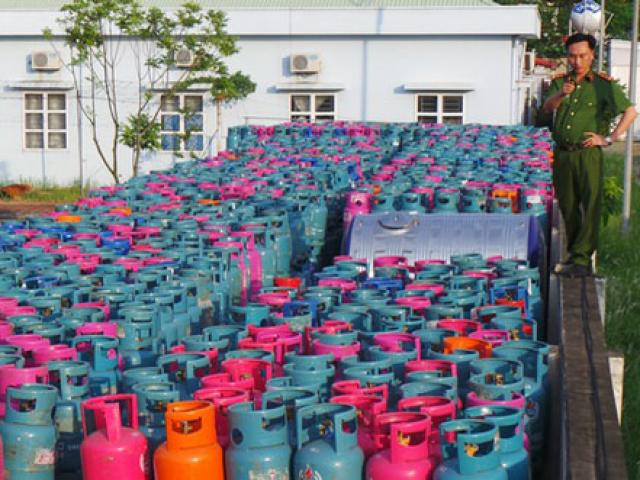 Thị trường - Tiêu dùng - Lật tẩy chiêu trò kinh doanh “gas bẩn” từ kho bí mật lưu giữ 5 vạn vỏ bình