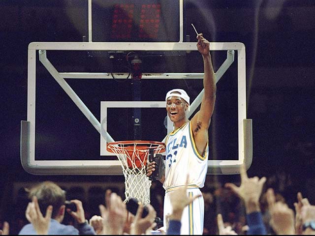 Thể thao - Chấn động thể thao Mỹ: "Bóc lột" sinh viên, kiếm 9 tỷ đô mỗi năm