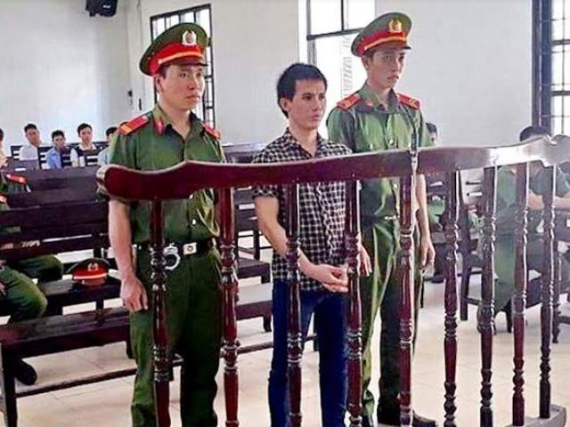 Pháp luật - Thanh niên cuồng yêu đâm cô giáo 11 nhát dao