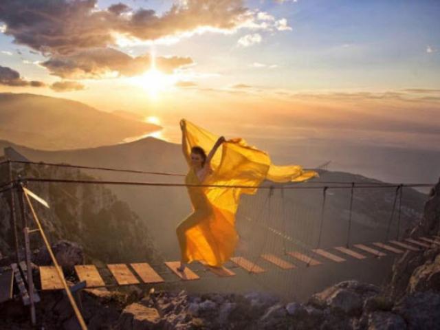 Du lịch - Bộ ảnh đẹp "phát hờn" của cô gái tóc vàng du lịch khắp thế gian