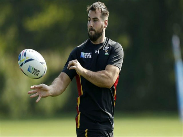 Thể thao - Đỉnh cao của “chơi dại”: Trêu sư tử, ngôi sao bị cắn nát tay