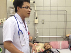 Sức khỏe đời sống - Cứu sống bé trai mắc bệnh có một không hai tại Việt Nam